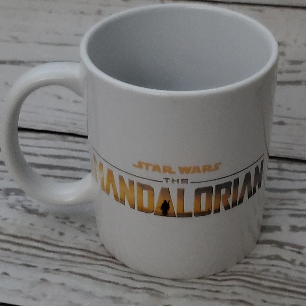 Star Wars The Mandelorian baby Yoda mug from Galerie